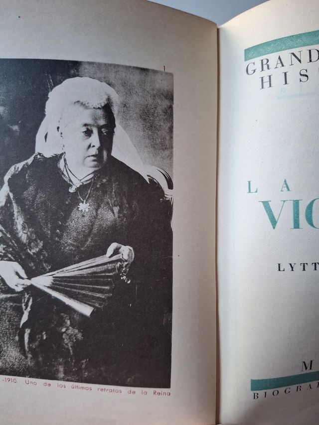 Libro antiguo sobre la Reina Victoria. 1934