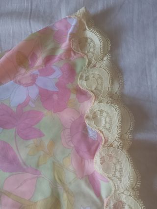 Sottoveste vintage a fiori sui toni del rosa, L
