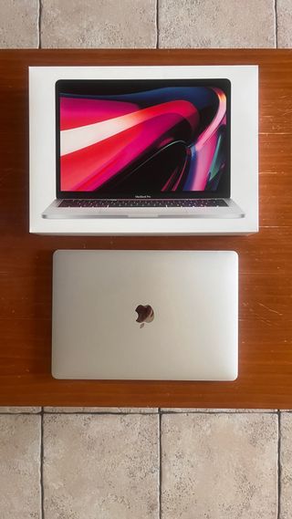 MacBook Pro 13” – Chip M1 – 8GB/256GB – En su caja