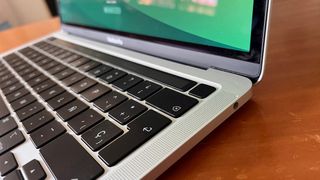 MacBook Pro 13” – Chip M1 – 8GB/256GB – En su caja