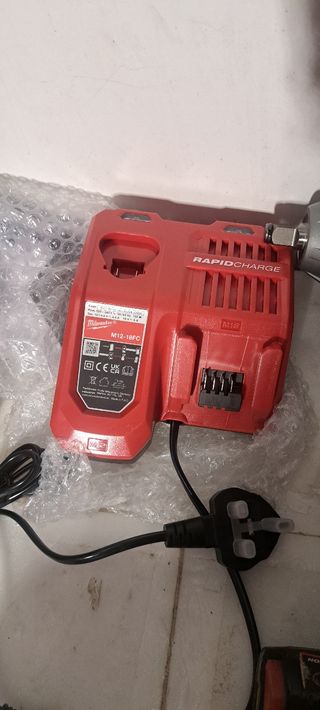 Taladro Milwaukee M-18