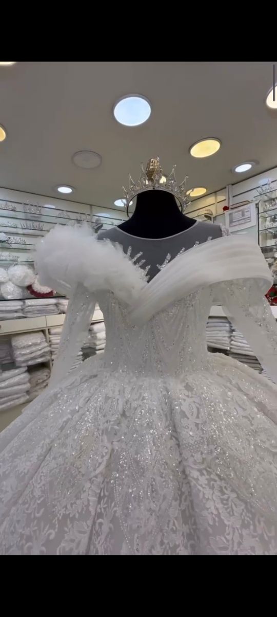 Vestido novia gitana abanico velo