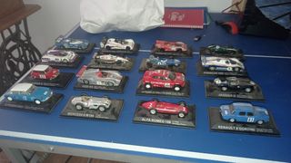 16 coches de colección escala 1:43