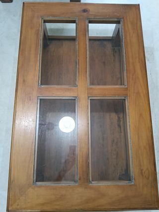 Mesa centro madera maciza con cristal.