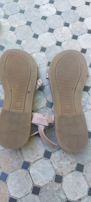 Sandalias doradas y rosas T38