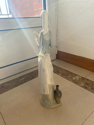 Figura Lladró Niña con Carta