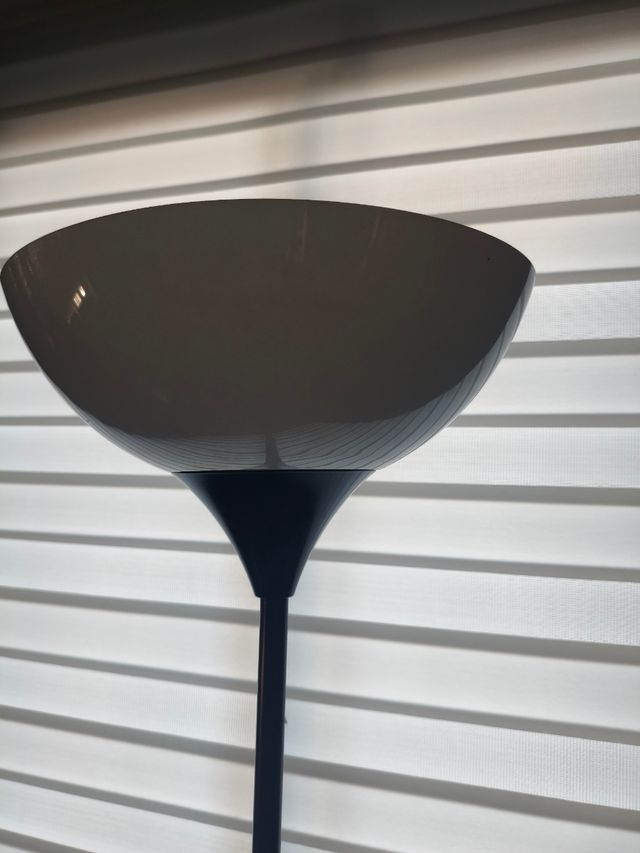 Lampara pie Ikea - lectura flexible