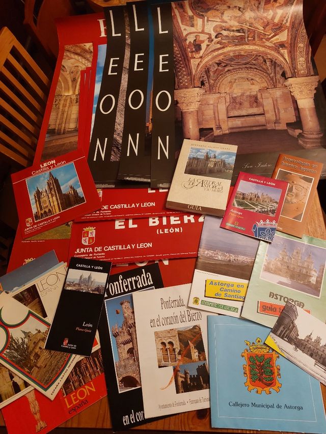 Postales y mapas turísticos León