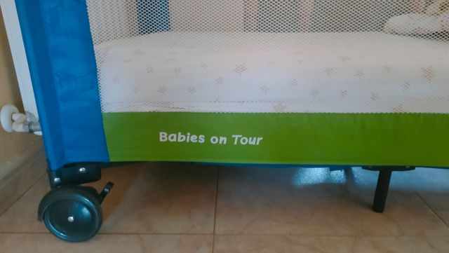 Cuna viaje Babies on Tour y colchón.