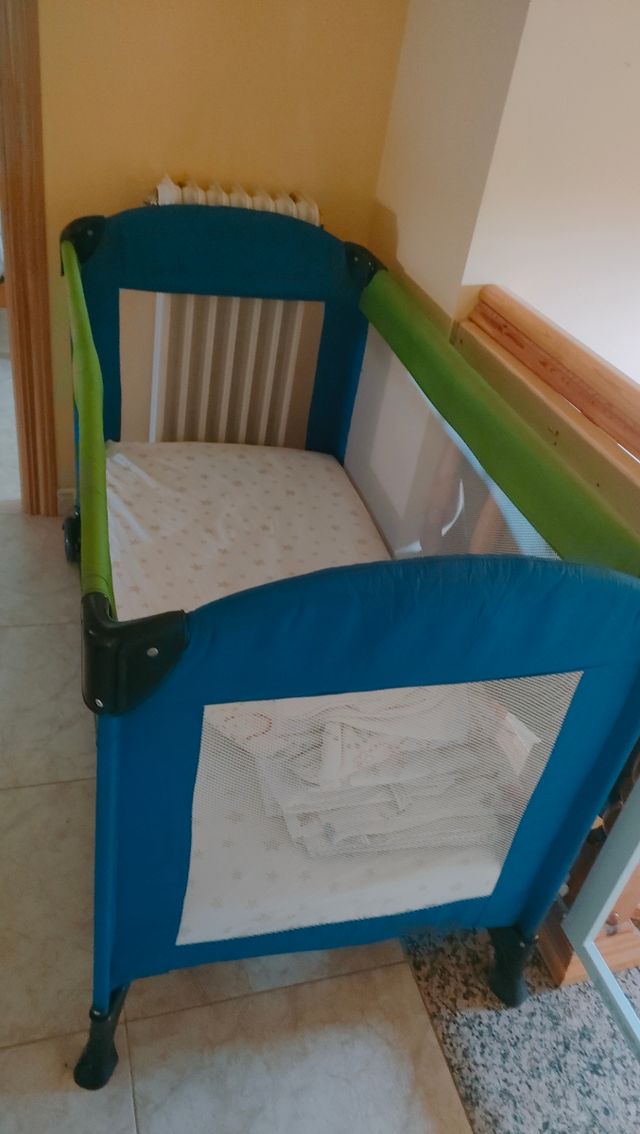 Cuna viaje Babies on Tour y colchón.