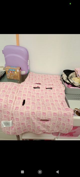 Saco bebe carrito rosa Guess está muy bien cuidado