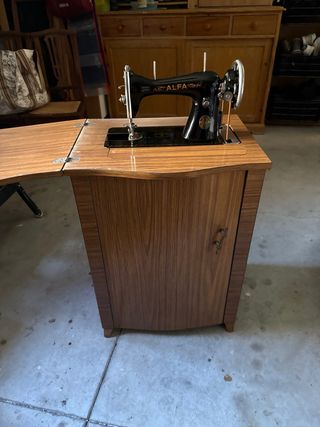 Máquina coser Alfa Antigua