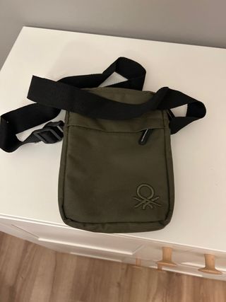 Bolso bandolera Benetton verde oliva