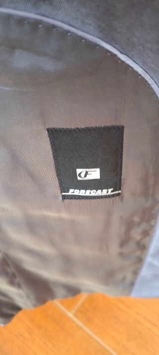 Traje gris hombre - elegante