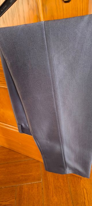 Traje gris hombre - elegante