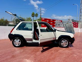 RENAULT R5
