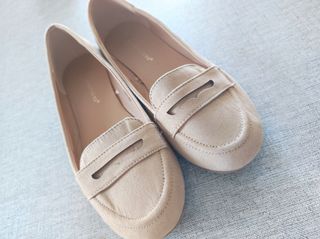 Zapatos planos beige mujer
