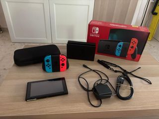 Nintendo Switch - Roja y Azul