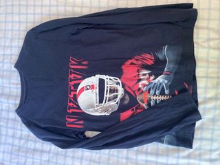 Camiseta NUKUTAVAKE XL negra - Fútbol
16 años