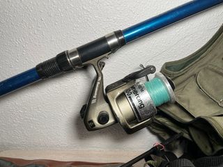 Gran lote de equipo de pesca