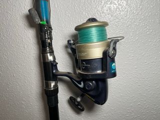 Gran lote de equipo de pesca