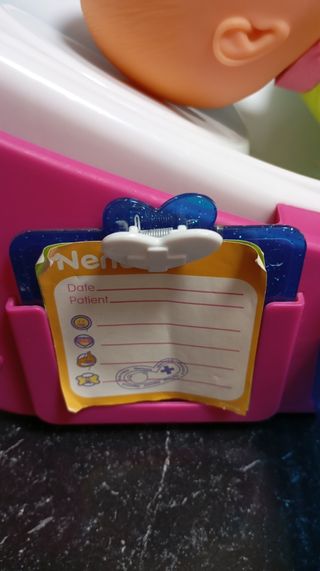 Nenuco: ¡Porque lloras! - Muñeco y camilla