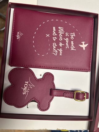 Set viaje Tous - portadocumentos y etiqueta