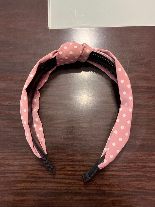Diadema puntos rosa con un lazito