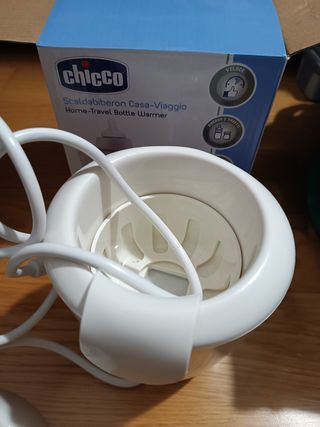 Calienta biberones Chicco.