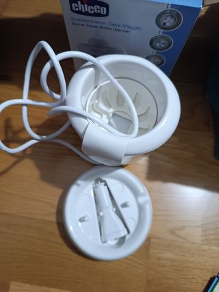 Calienta biberones Chicco.