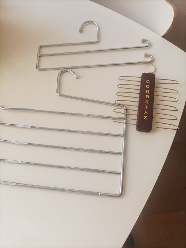 Perchas pantalón & corbatas: 2uds
