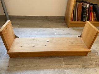 Estantería pared madera