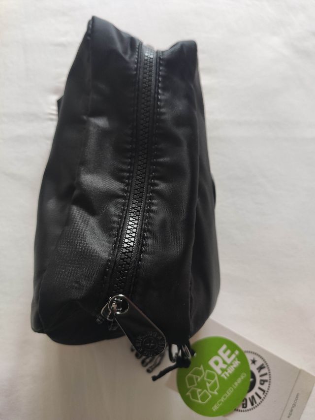 Neceser Kipling negro