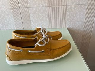 Zapatos de caballero, náuticos de piel amarillo 