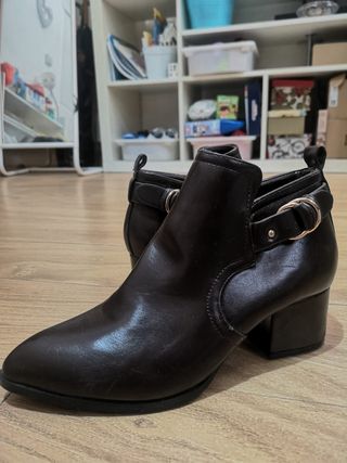 Botines Marrón - Tacon Bajo