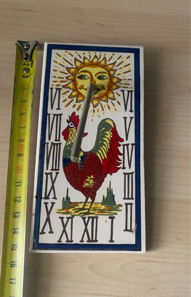 Reloj de sol azulejo vintage