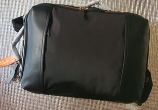 Maletín bandolera y mochila negro