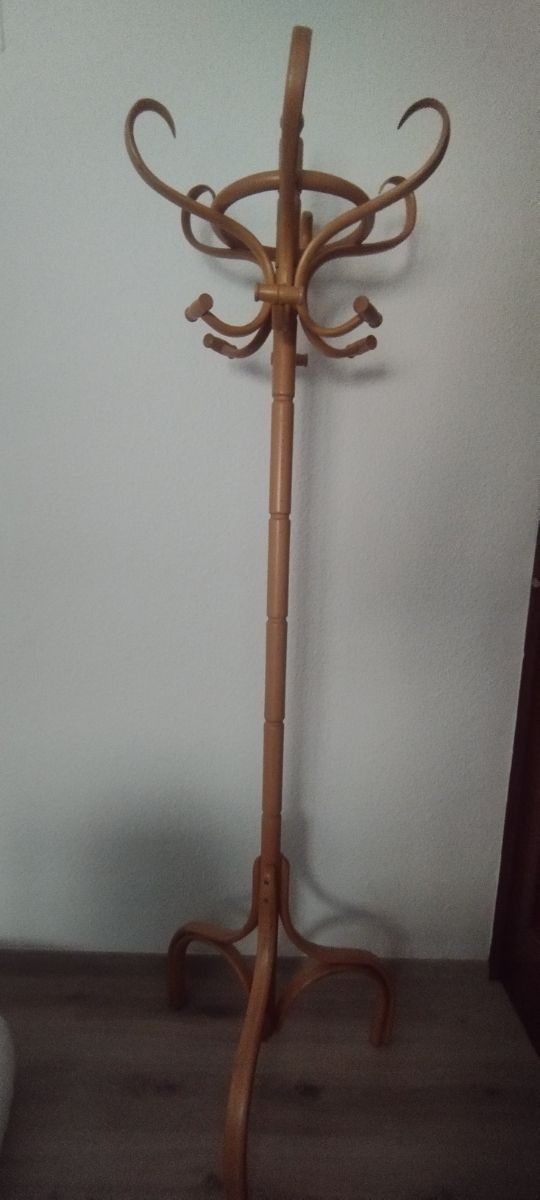 Perchero madera marrón