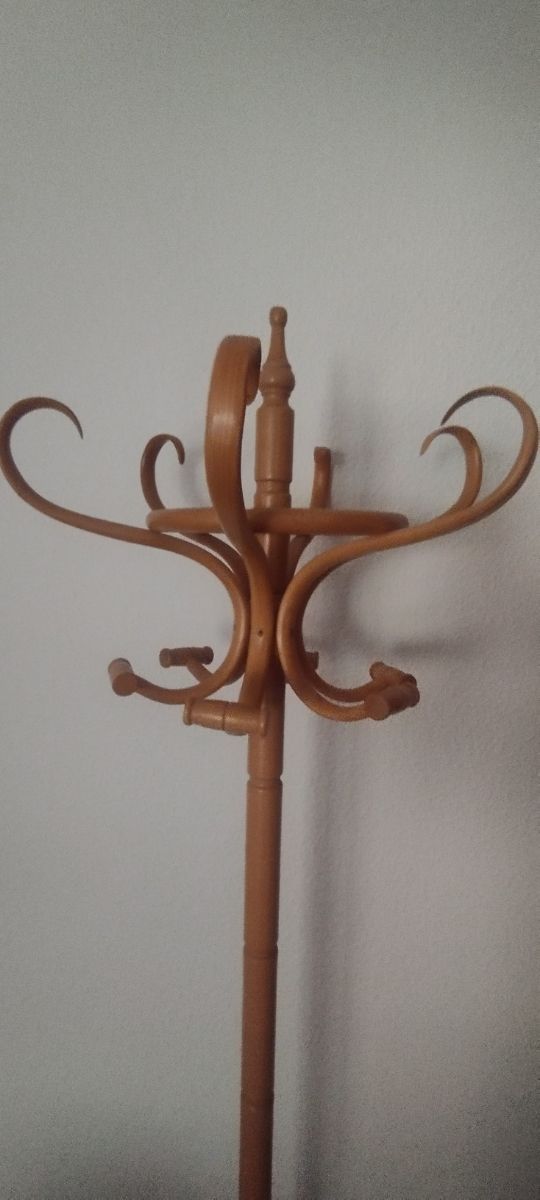 Perchero madera marrón