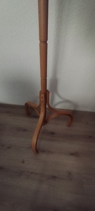 Perchero madera marrón