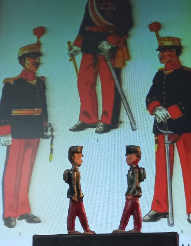 2 FUSILEROS SOLDADOS PLOMO años 40 S.XX ANTIGUEDAD