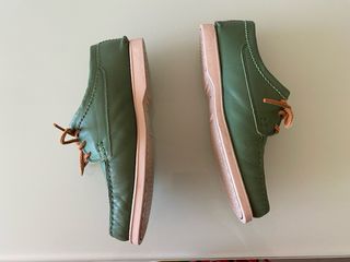 Zapatos Nautimoc Piel Verde, con cordones marrones