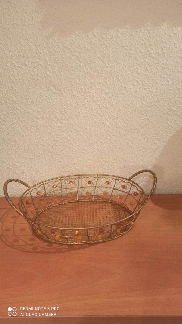 Cesta vintage de alambre