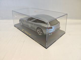 Ferrari GTC4Lusso 1:24 Bburago 