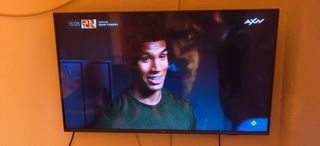 TV Philips 42" 4K LED Smart TV