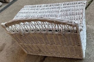 Baule vimini bianco intrecciato