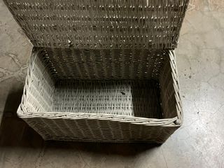 Baule vimini bianco intrecciato