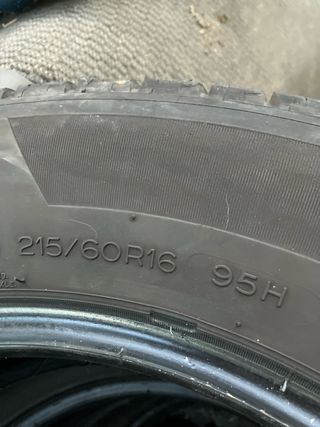 2 Neumáticos 215/60/16 usados