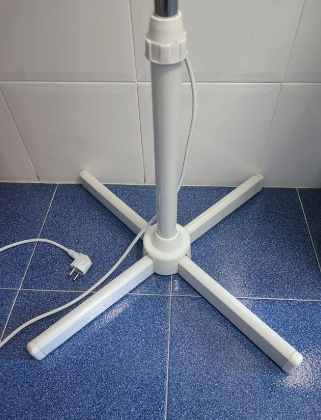 Ventilador ECron pie - blanco plata