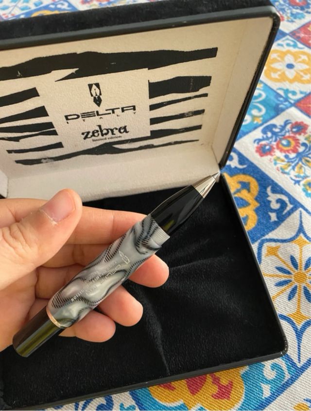 Delta Zebra - Caneta Esferográfica